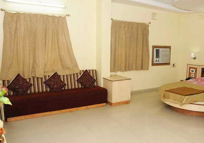 Отель Neelkanth Inn