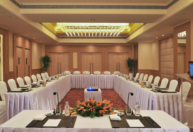 ホテル Radisson Hyderabad Hitec City