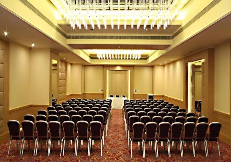 ホテル Radisson Hyderabad Hitec City