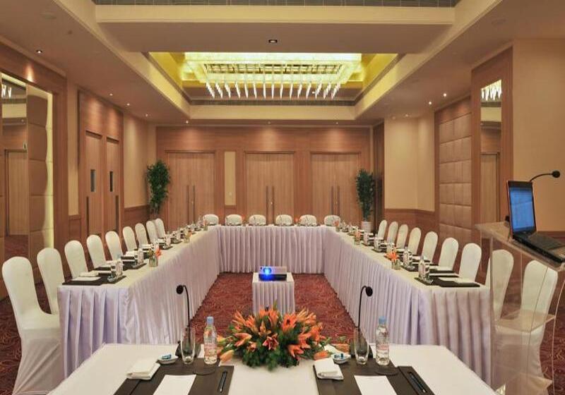 ホテル Radisson Hyderabad Hitec City