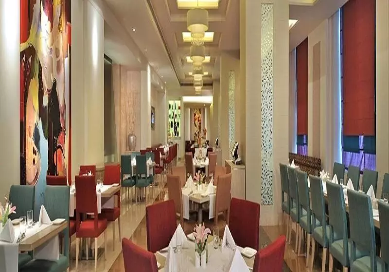ホテル Radisson Hyderabad Hitec City