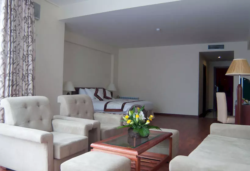 هتل The Western Hill Dalat