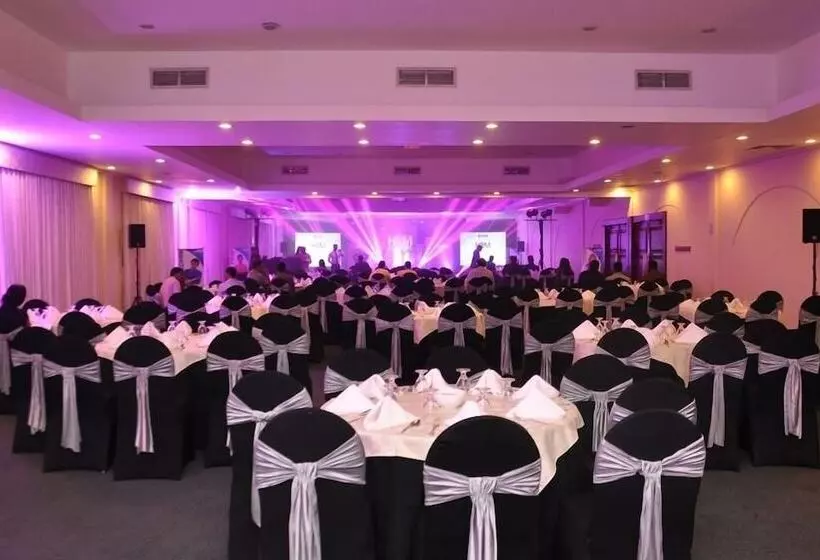 호텔 Kandyan Reach