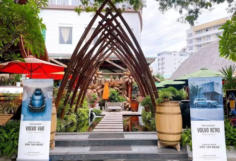 The Light Hotel And Resort