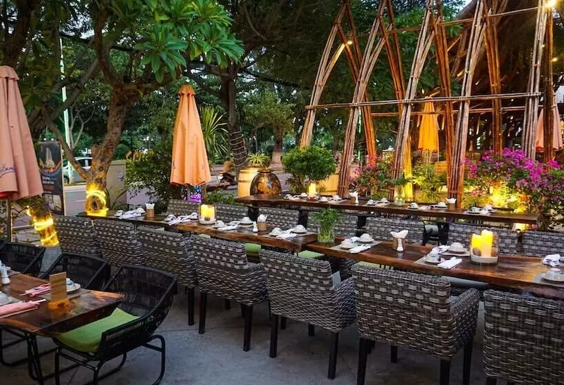 The Light Hotel And Resort