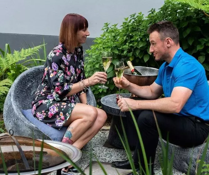 Seven Villa Hotel And Spa