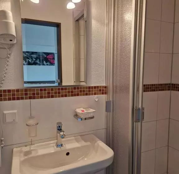 Retkeilymaja Landgasthof Rose