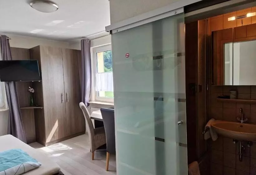 Retkeilymaja Landgasthof Rose