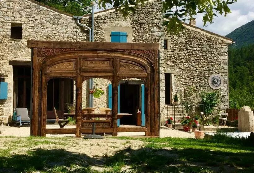 Aamiaismajoitus (B&B) Mas De La Pauze