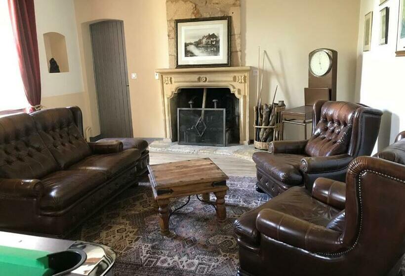 פנסיון Autour D Une Histoire