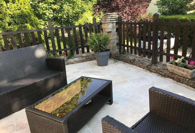 פנסיון Autour D Une Histoire