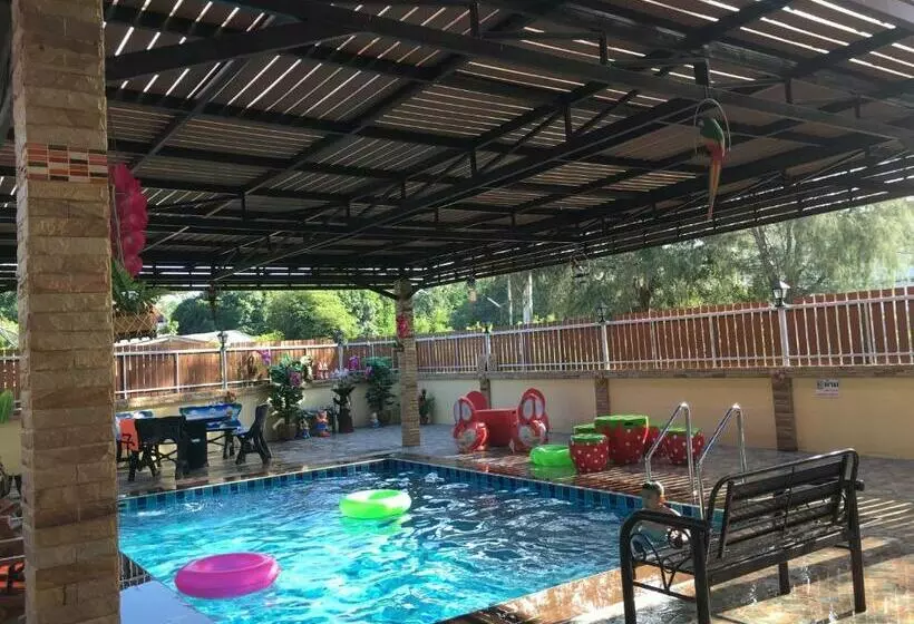 Majatalo Baan Sea Cream