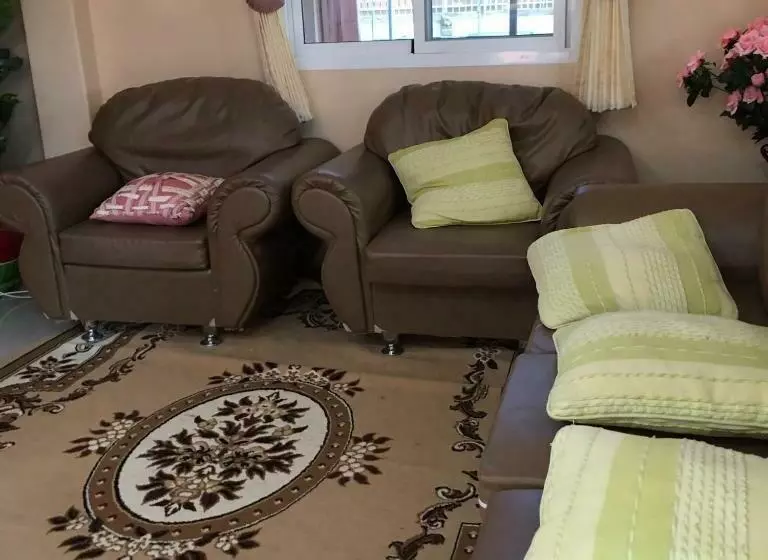 Majatalo Baan Sea Cream