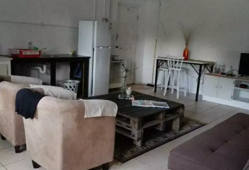 Majatalo Dollery House