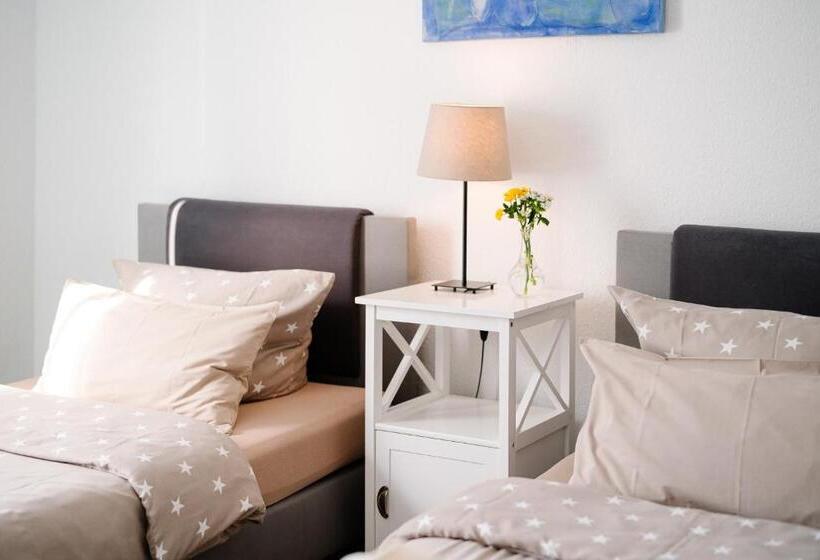 호스텔 Gästehaus Am Flughafen Düsseldorf