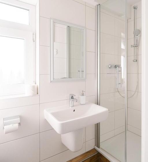 호스텔 Gästehaus Am Flughafen Düsseldorf