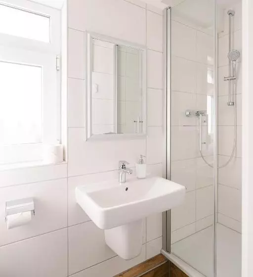 Retkeilymaja Gästehaus Am Flughafen Düsseldorf