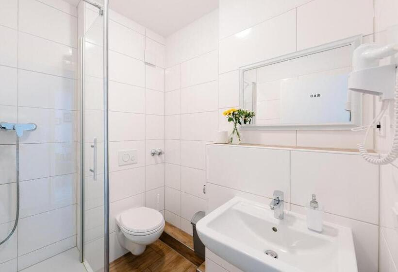 호스텔 Gästehaus Am Flughafen Düsseldorf