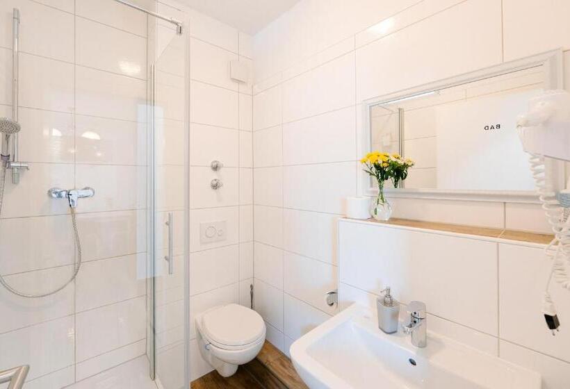 호스텔 Gästehaus Am Flughafen Düsseldorf