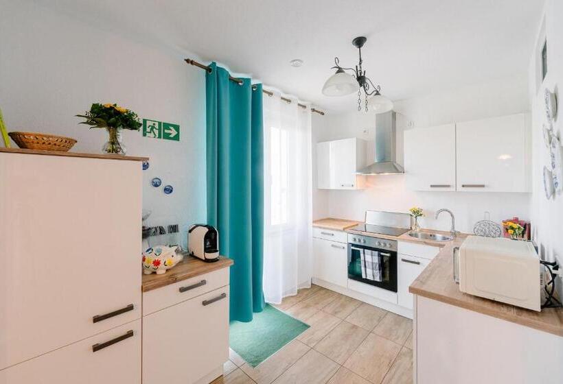 호스텔 Gästehaus Am Flughafen Düsseldorf