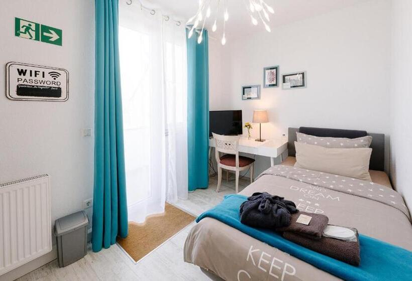 호스텔 Gästehaus Am Flughafen Düsseldorf