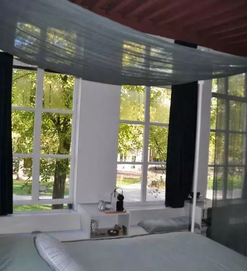 Aamiaismajoitus (B&B) De Theetap