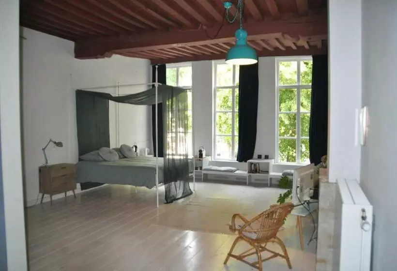 Aamiaismajoitus (B&B) De Theetap