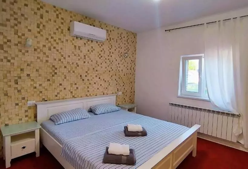 Hotelli Fresh Accommodation