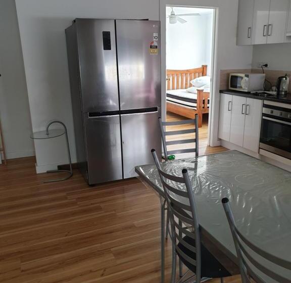 פנסיון Dianella Budget Rooms Happy Place To Stay