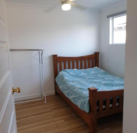 פנסיון Dianella Budget Rooms Happy Place To Stay