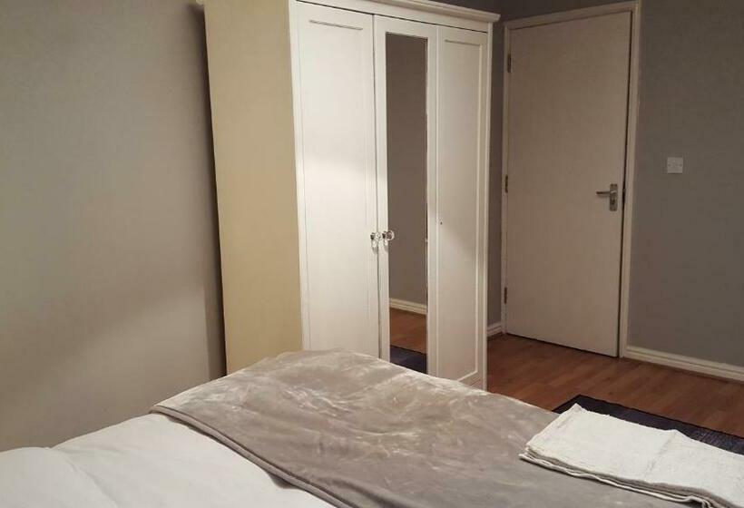 بنسيون Haus Serviced Living