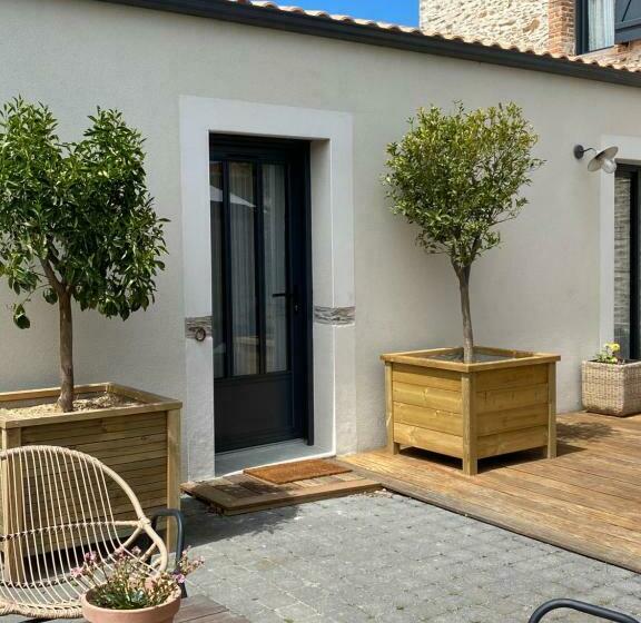 تختخواب و صبحانه Céline Et Olivier