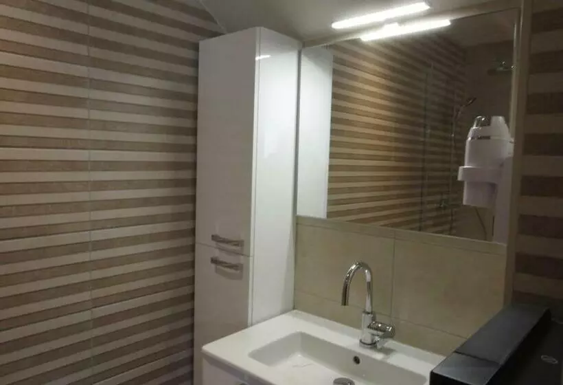 ホテル De La Londaine