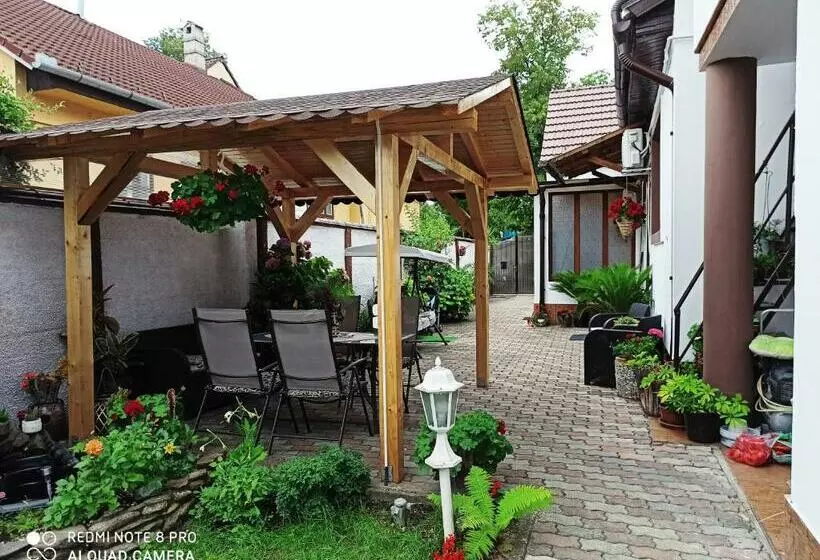 پانسیون Casa Elena