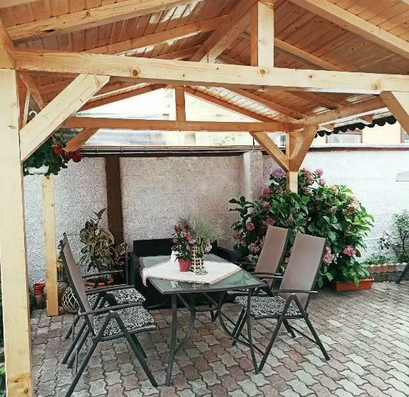 پانسیون Casa Elena