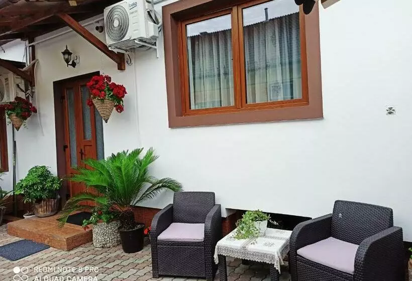 پانسیون Casa Elena