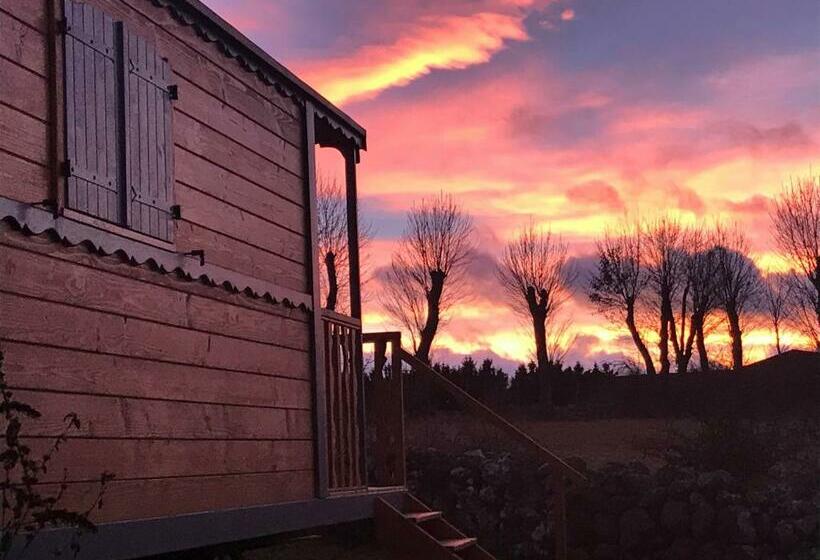 بنسيون La Roulotte Au Fond Du Pré