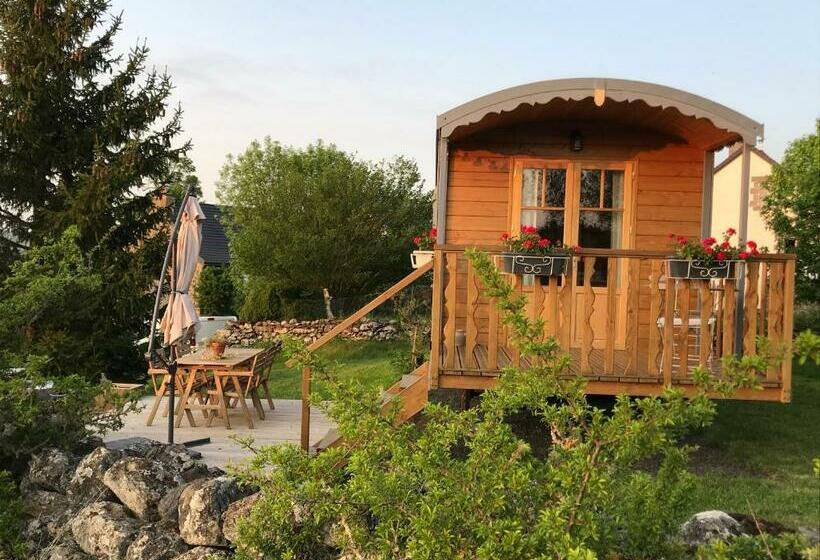 بنسيون La Roulotte Au Fond Du Pré