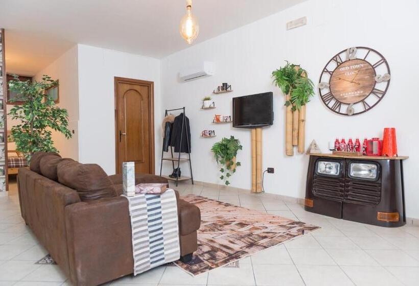 تختخواب و صبحانه Loft Style Taverna