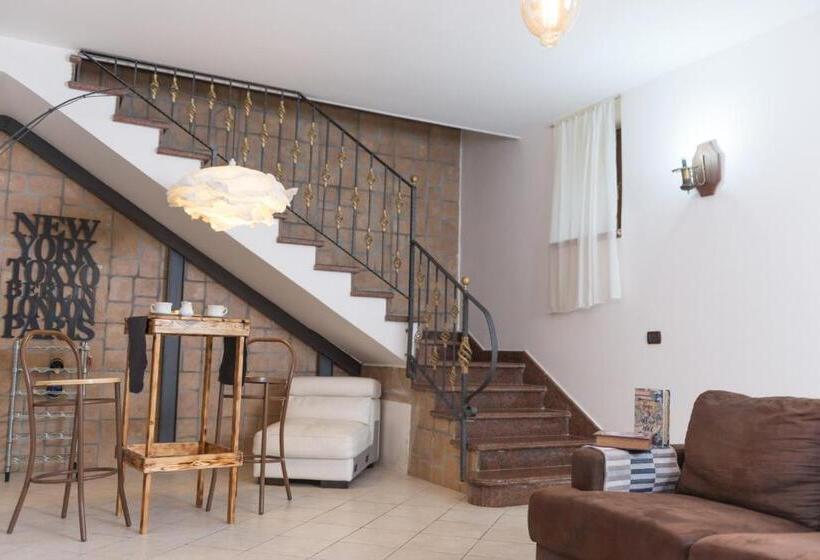 تختخواب و صبحانه Loft Style Taverna