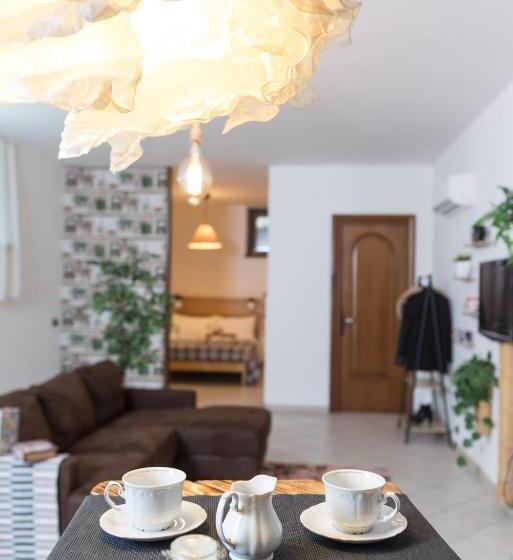 تختخواب و صبحانه Loft Style Taverna