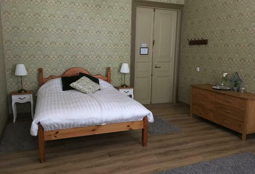 Cafe Restaurant & Hotel Saima