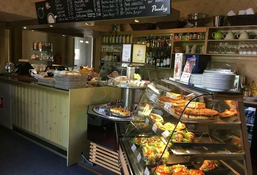 Cafe Restaurant & Hotel Saima