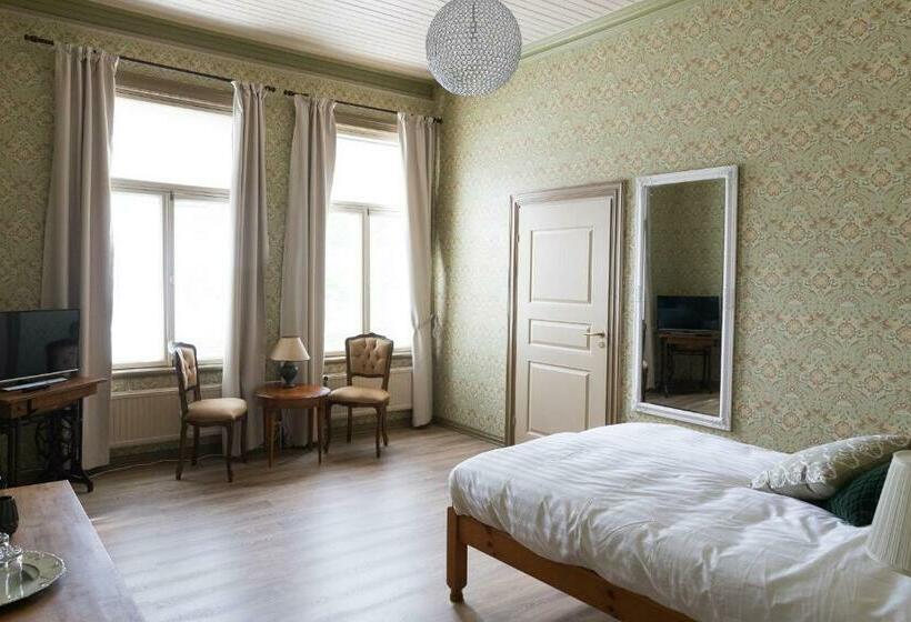 Cafe Restaurant & Hotel Saima