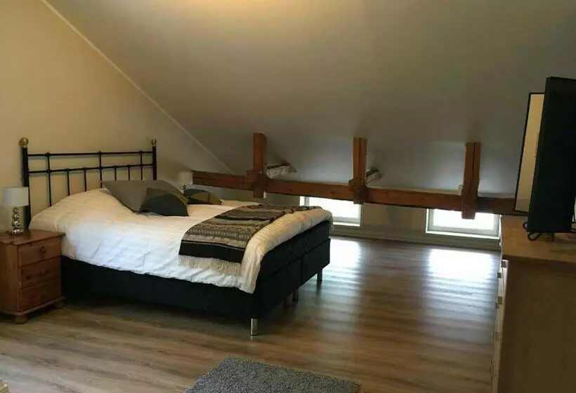 Cafe Restaurant & Hotel Saima