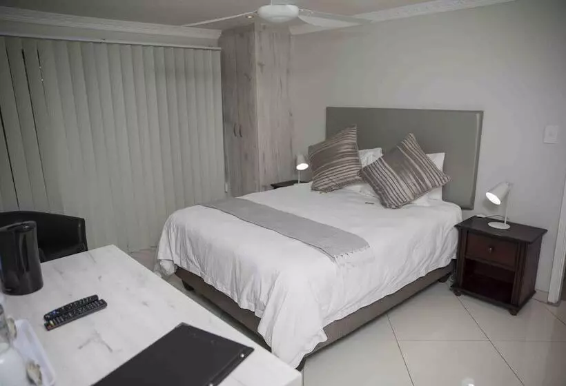 Majatalo Palmwood Guest House