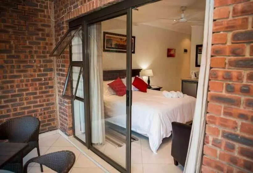 Majatalo Palmwood Guest House