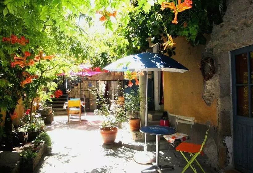 Majatalo Chez Clairotte