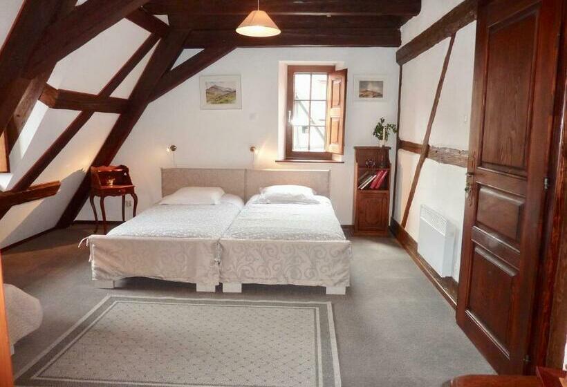 ベッドアンドブレックファースト Adrihof à Riquewihr, Cour De L Abbaye D Autrey