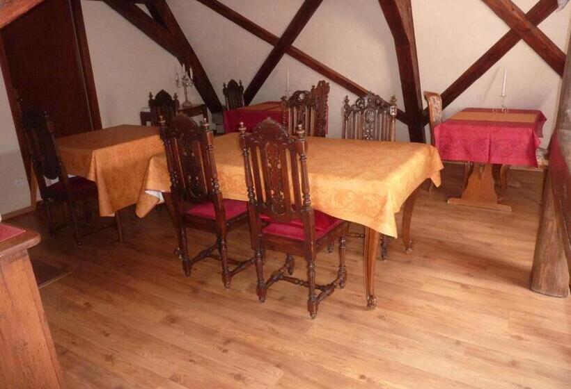 ベッドアンドブレックファースト Adrihof à Riquewihr, Cour De L Abbaye D Autrey